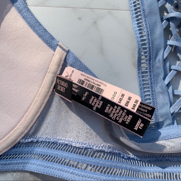 Victoria’s Secret Very Sexy Unlined Plunge Bra - Picture 10 of 11